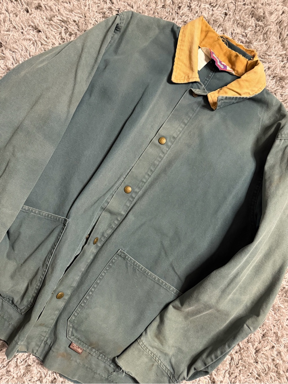 Vintage Walls Mountain Heavy Button Down